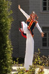 Drouille the clown on her stilts for your festival or your family celebration. From 9 feet tall, she will animate your guests. This clown travel all around the great Montreal area and even further to add fun in your event.